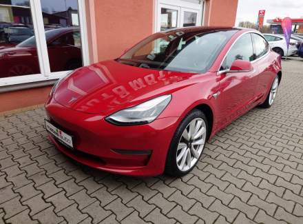 Tesla - Model 3