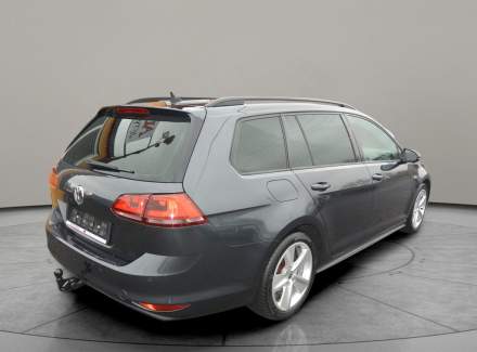 Volkswagen - Golf