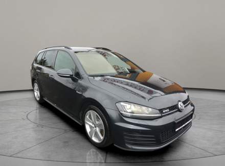 Volkswagen - Golf