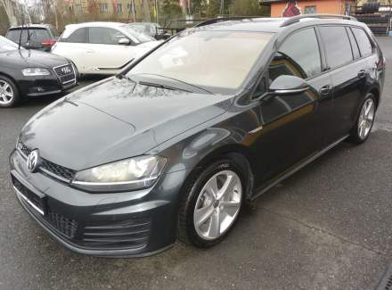 Volkswagen - Golf