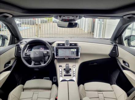 DS Automobiles - DS7 Crossback