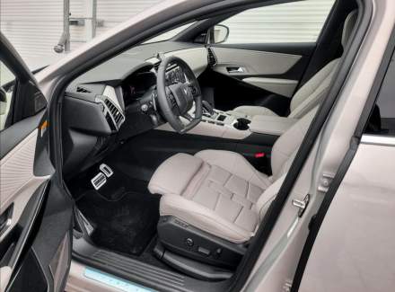 DS Automobiles - DS7 Crossback