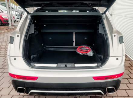 DS Automobiles - DS7 Crossback