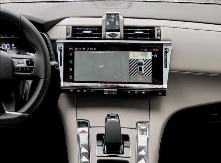 DS Automobiles - DS7 Crossback