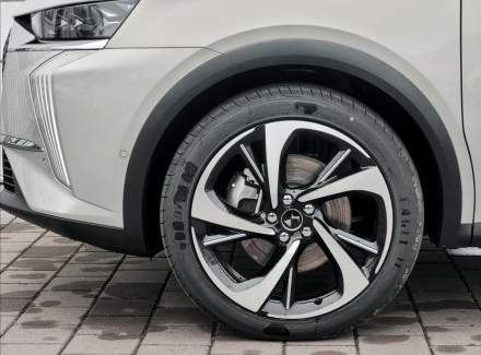 DS Automobiles - DS7 Crossback