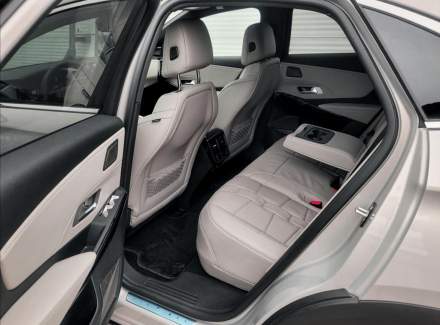 DS Automobiles - DS7 Crossback