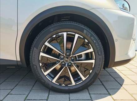 DS Automobiles - DS7 Crossback