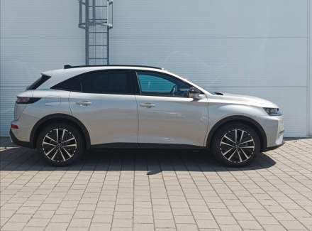 DS Automobiles - DS7 Crossback