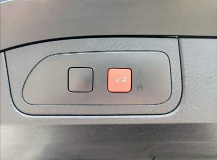 DS Automobiles - DS7 Crossback