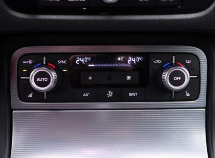 Volkswagen - Touareg