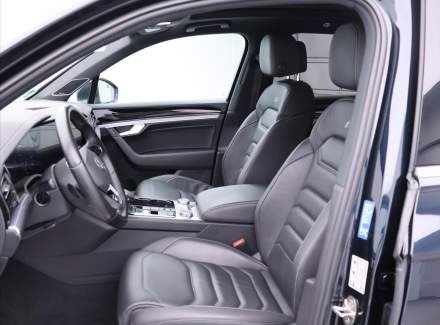 Volkswagen - Touareg