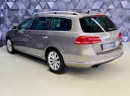 Volkswagen - Passat