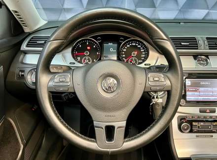 Volkswagen - Passat