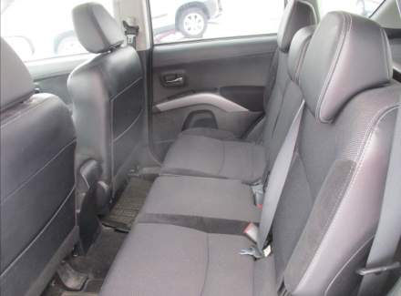 Mitsubishi - Outlander