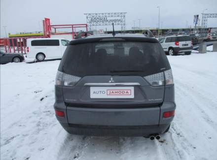 Mitsubishi - Outlander