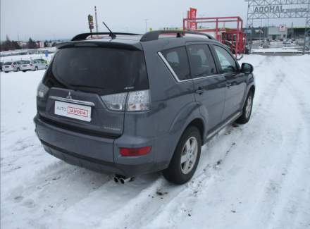 Mitsubishi - Outlander