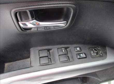 Mitsubishi - Outlander