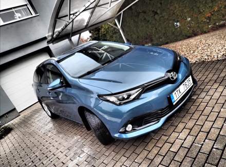 Toyota - Auris