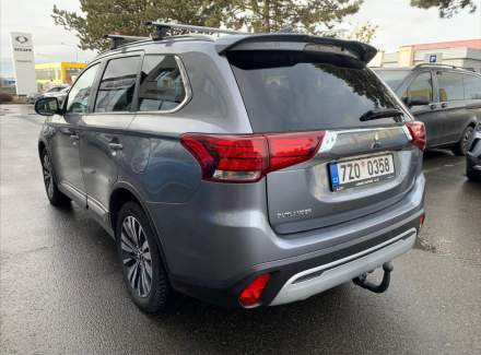 Mitsubishi - Outlander