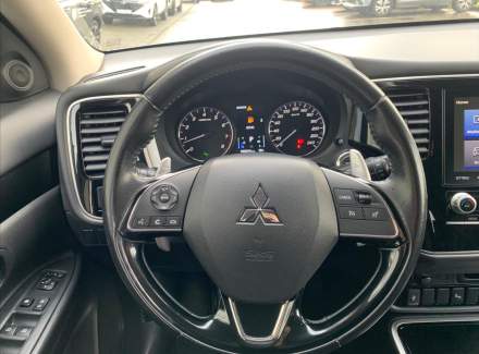 Mitsubishi - Outlander