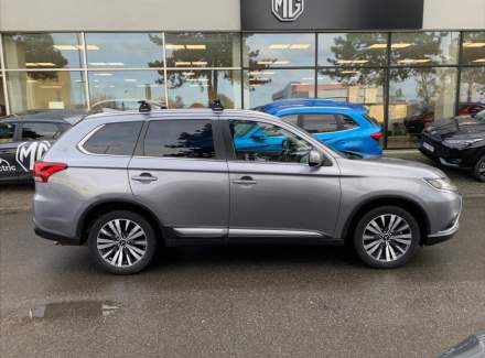 Mitsubishi - Outlander