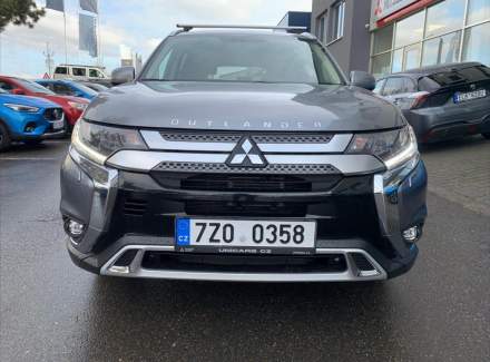 Mitsubishi - Outlander