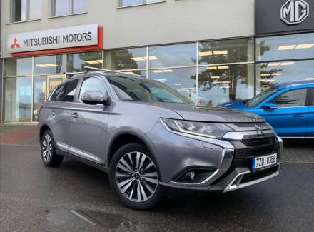Mitsubishi - Outlander