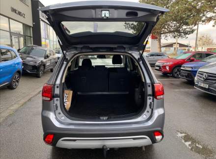 Mitsubishi - Outlander