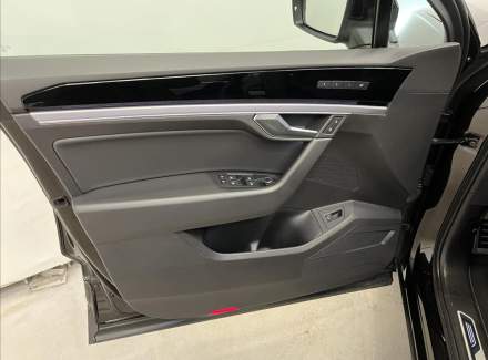 Volkswagen - Touareg