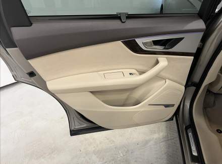 Audi - Q7