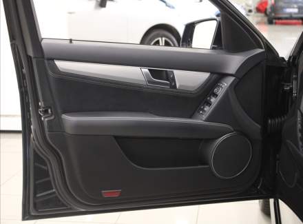 Mercedes-Benz - C-class