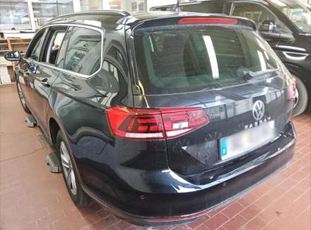 Volkswagen - Passat