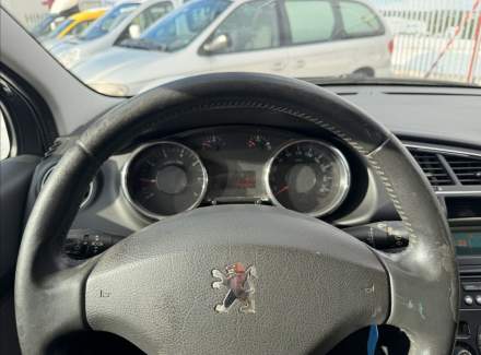 Peugeot - 3008