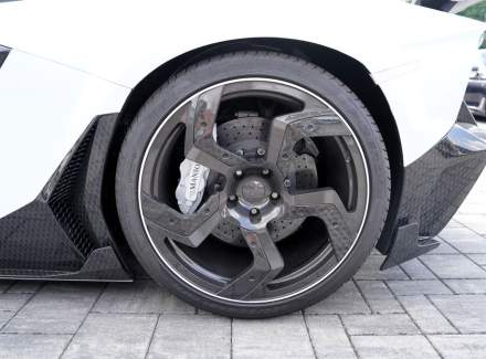 Lamborghini - Aventador