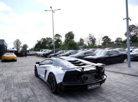 Lamborghini - Aventador