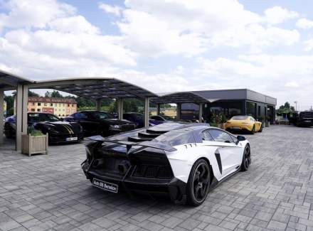 Lamborghini - Aventador