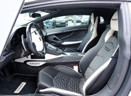 Lamborghini - Aventador