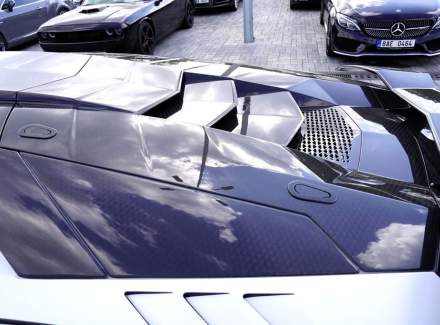 Lamborghini - Aventador