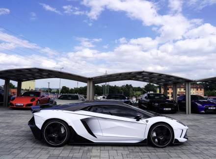 Lamborghini - Aventador