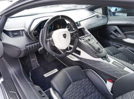 Lamborghini - Aventador