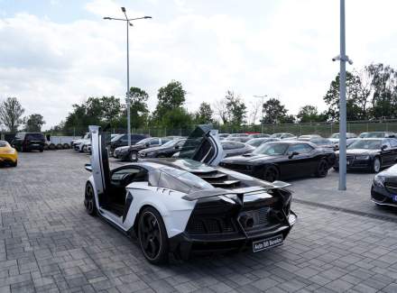 Lamborghini - Aventador