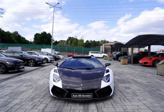 Lamborghini - Aventador