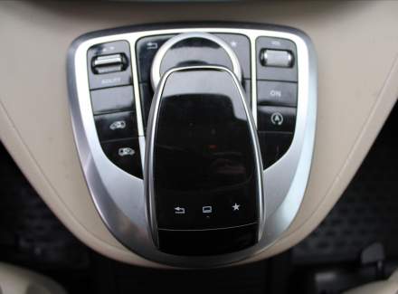 Mercedes-Benz - V-class