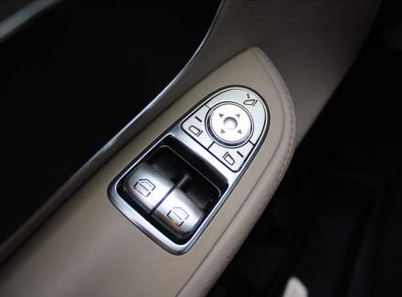 Mercedes-Benz - V-class