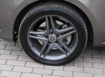 Mercedes-Benz - V-class