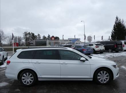 Volkswagen - Passat