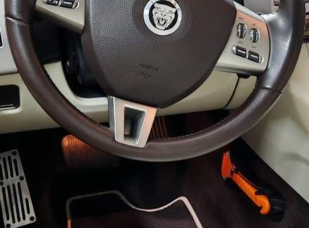 Jaguar - XF