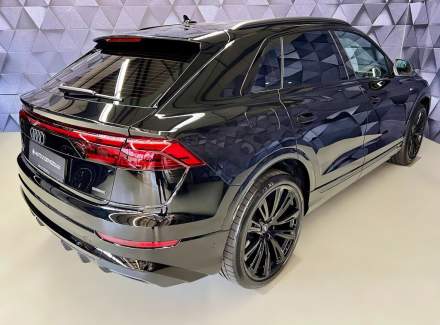 Audi - Q8