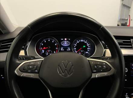 Volkswagen - Passat
