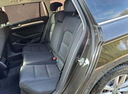 Volkswagen - Passat